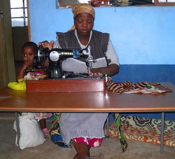 Buy purses that feed orphans for Christmas!